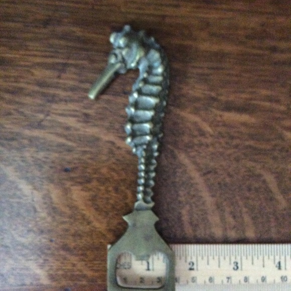 Brass Seahorse Bottle Opener/ Paperweight. - Picture 5 of 9